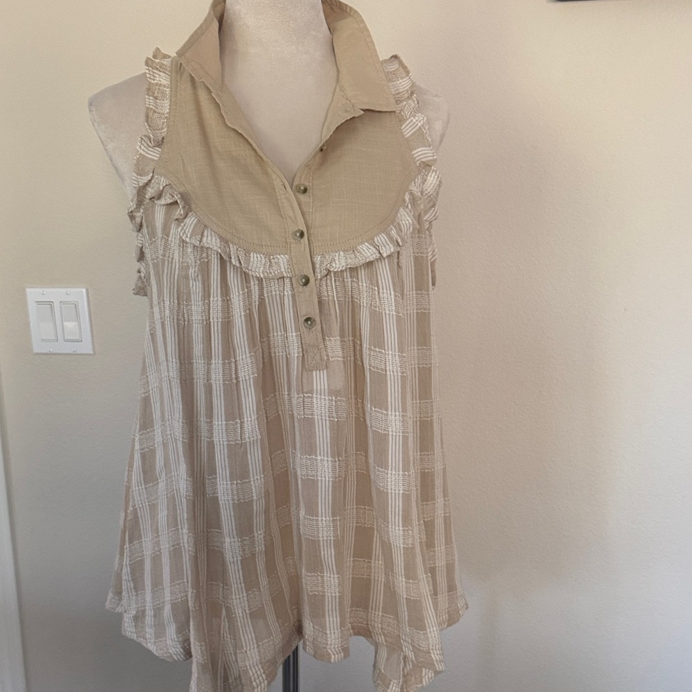 NWOT Anthropology Pilcro Beige & White Checkered Ruffle Blouse M